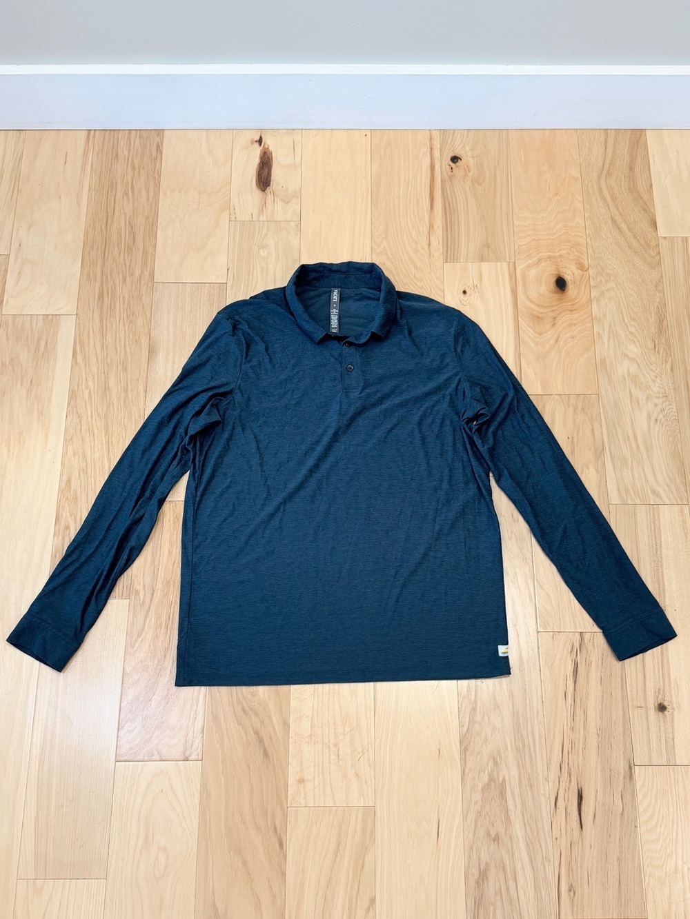 LIKE NEW Vuori Men’s Long Sleeve Strato Tech Polo Shirt